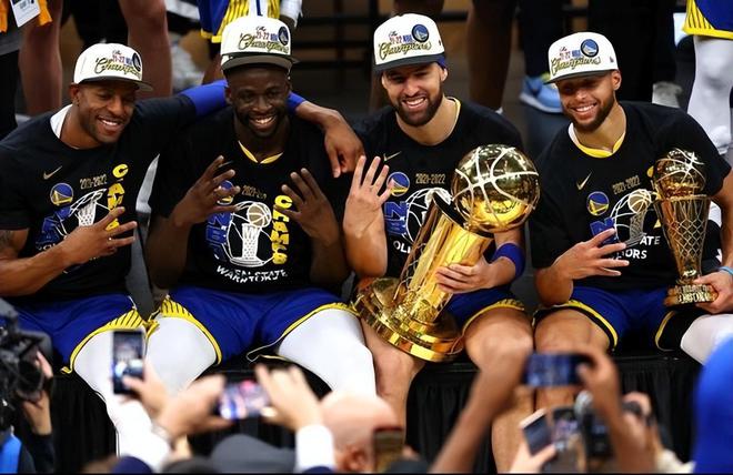 NBA历年常规赛榜首:勇士成为首支连续三季夺冠的球队